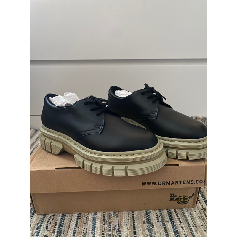 DR MARTENS Preloved