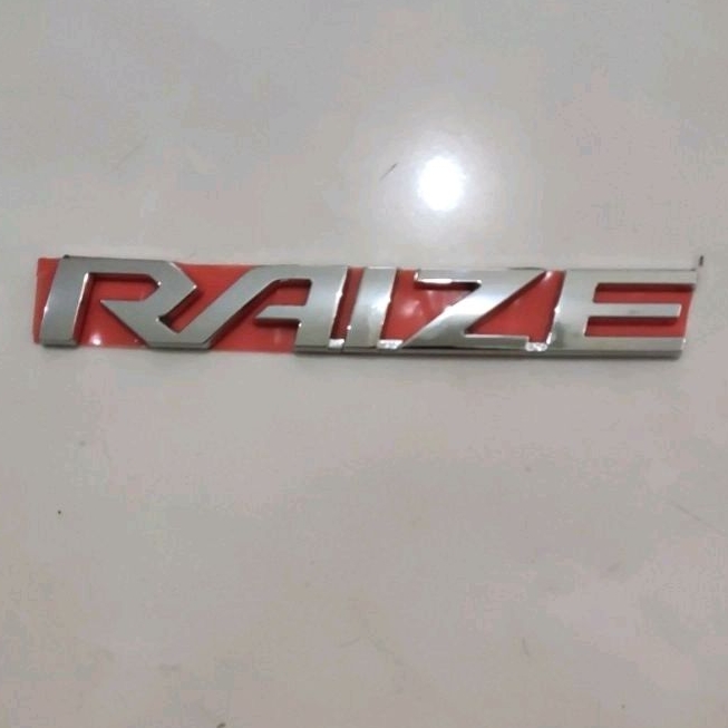 Emblem Logo Toyota Raize