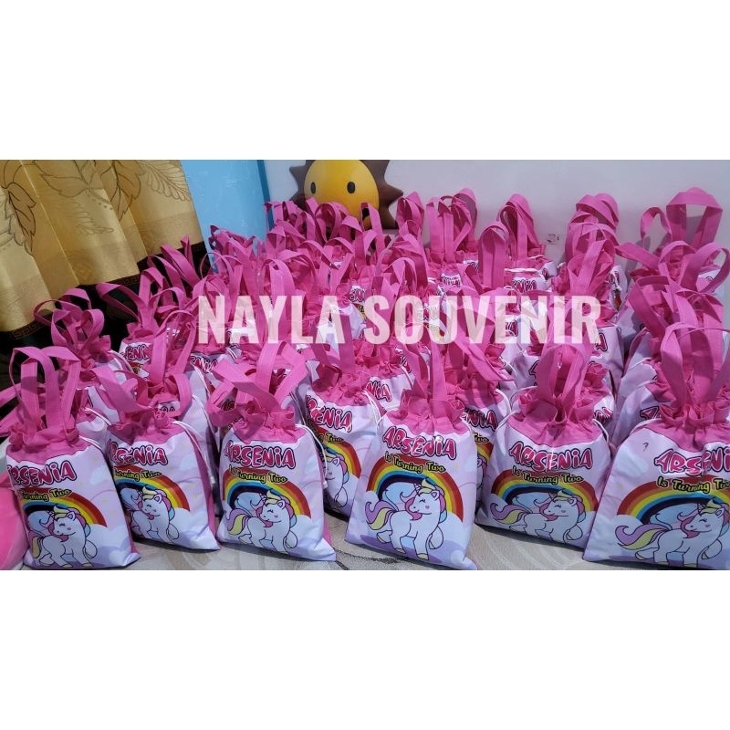 

TAS SOUVENIR ULTAH MODEL POUCH SERUT CUSTOM UNICORN