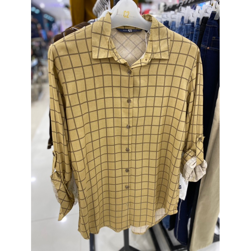 kemeja garis wanita brand C2 dari Matahari Ori promo