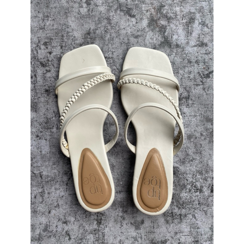sandal wanita tiptoe