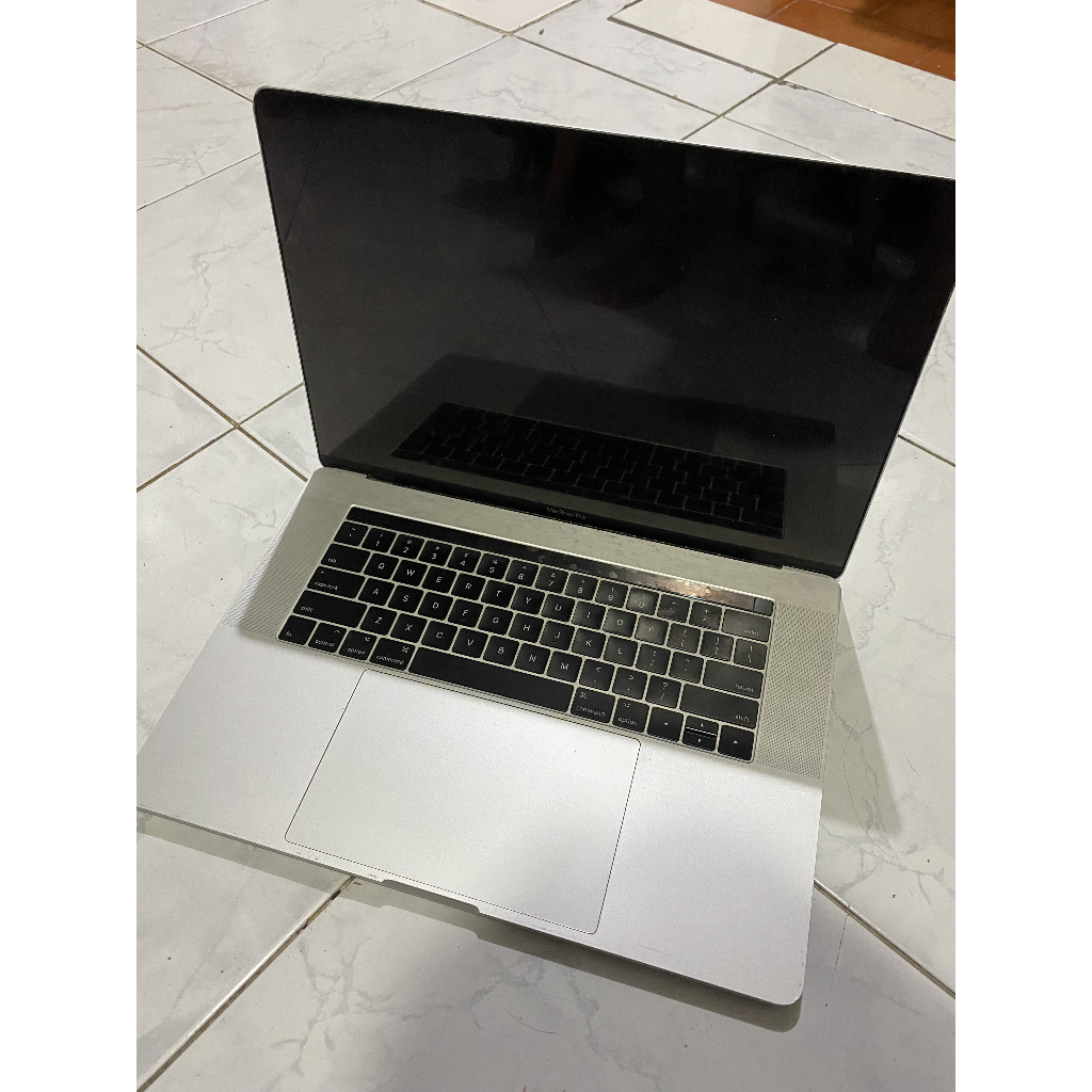 MACBOOK PRO 2017  15 INCH