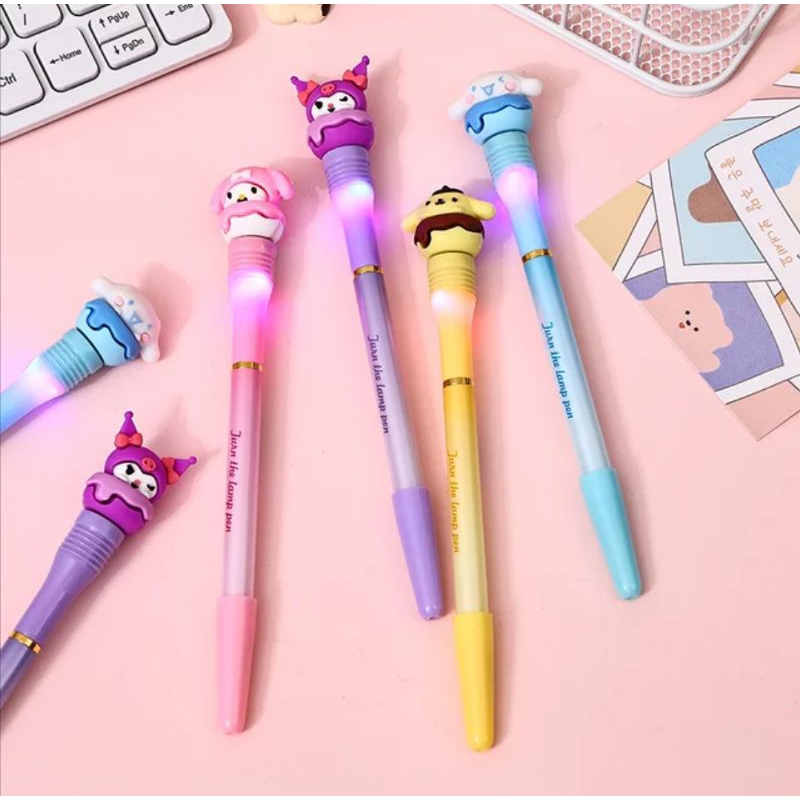 

Pulpen Sanrio LED Kuromi Cinnamoroll Pulpen Putar Nyala