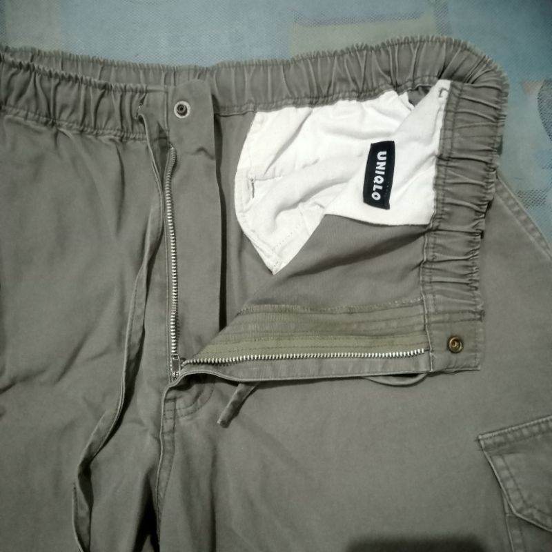 Celana pendek cargo uniqlo second original