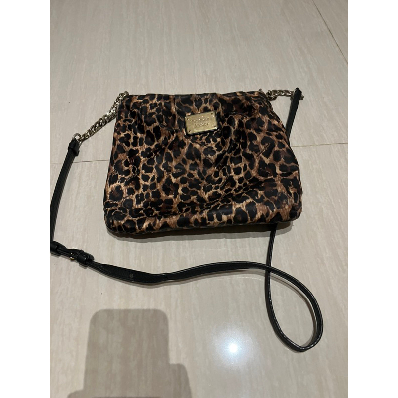 preloved tas victor*a secr*t ori