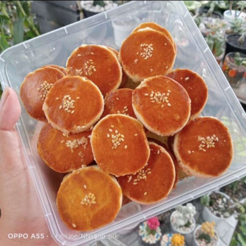 

Kue kering Kacang wijen dan Salju Susu.