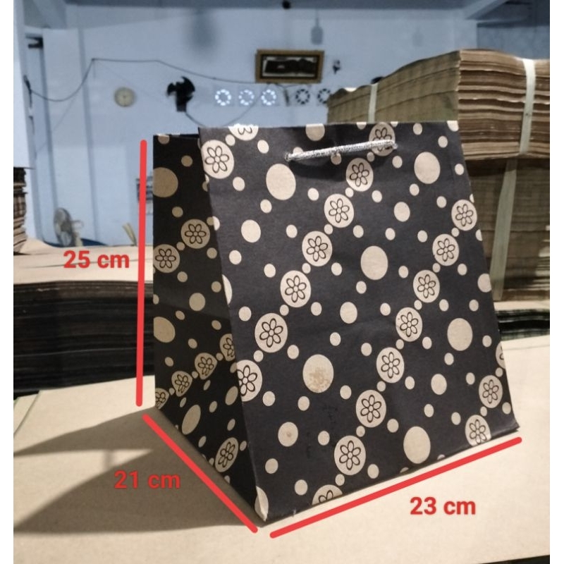

Paperbag Motif R10 K, Ukuran 23x21x25