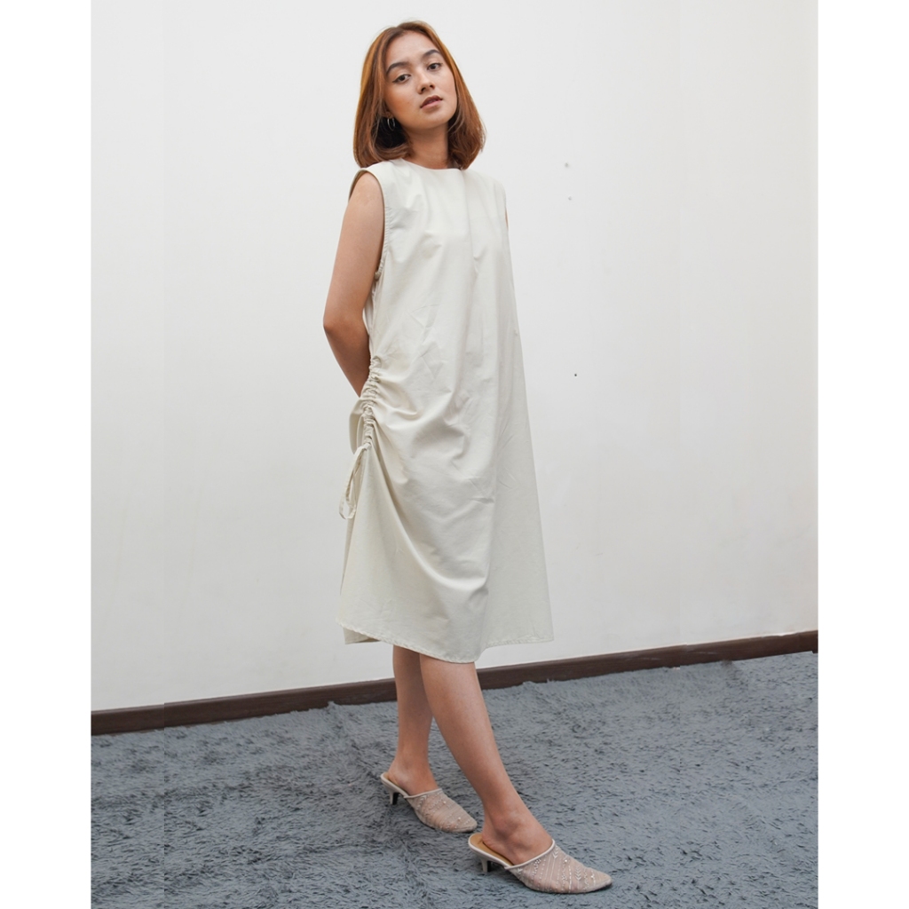 VESA - Dress Polos Tanpa Lengan Serut Samping Wanita
