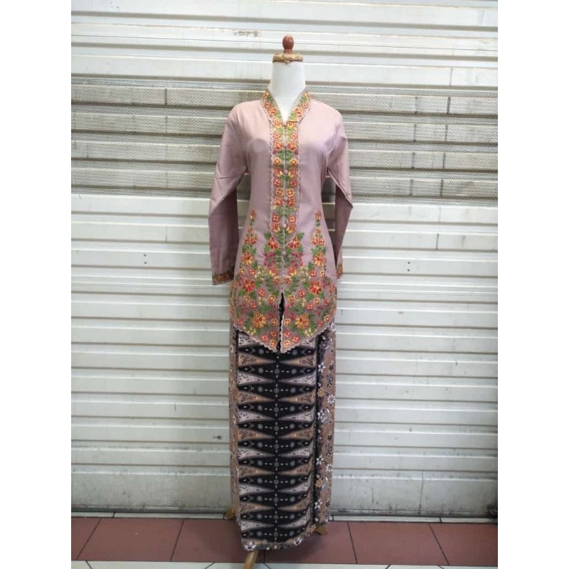 Set Kebaya Katun Ima Toyobo Lengan Panjang