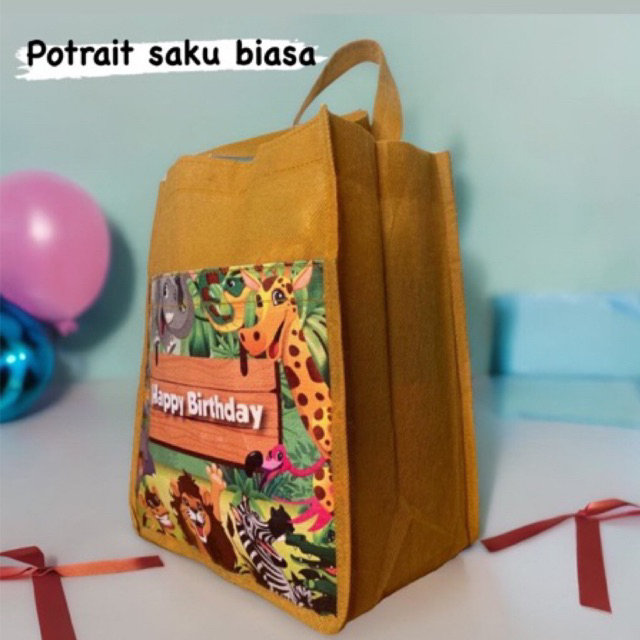 

Tas Ultah/ Tas Ulang Tahun Anak/ Tas Ulang Tahun Custom/ Tas Ultah Promo/ Tas Ulang Tahun Murah/ Tas Promosi/ Godybag Murah/ Tas Souvenir Ulang Tahun Anak / Ukuran Potrait Saku Free Custom/ Goodiebag Gratis Design Termurah