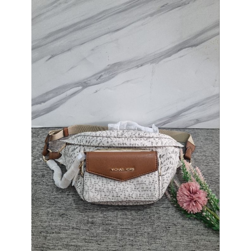 Waist bag MK Reed medium bucket messenger belted vanila