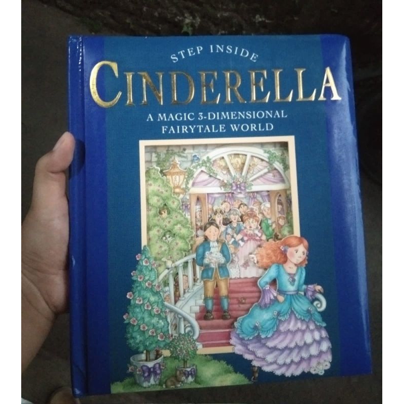 buku Cinderella step inside 3 D