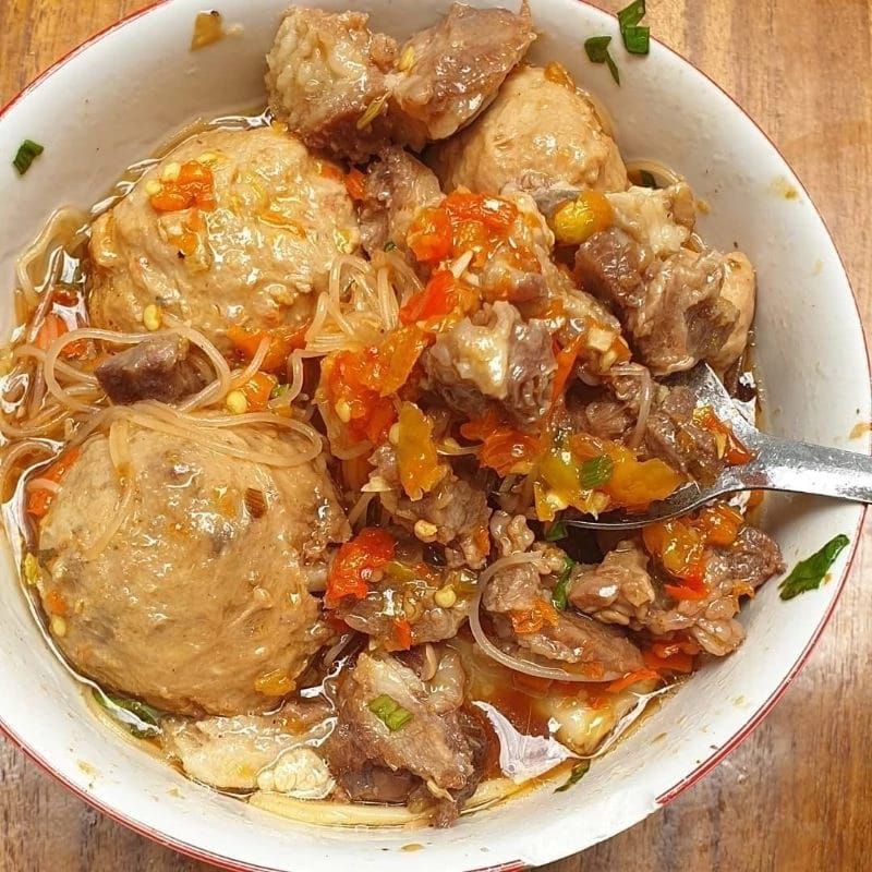 

Baso kombinasi sapi dan ayam isi cingcang