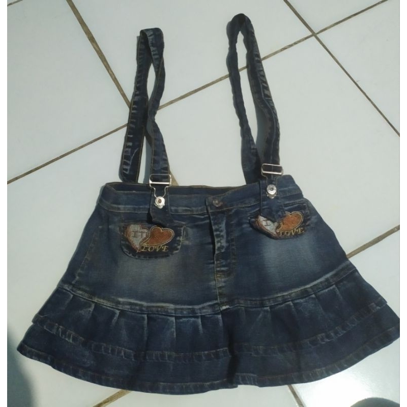 [PRELOVED/BEKAS] CELANA JEANS PENDEK WANITA, ROK JEANS PENDEK WANITA TALI BAHU
