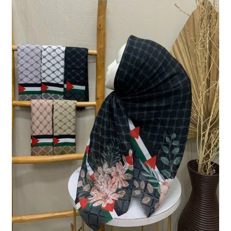 HIJAB SEGI EMPAT VOAL MOTIF PALESTINA BUNGA HITAM