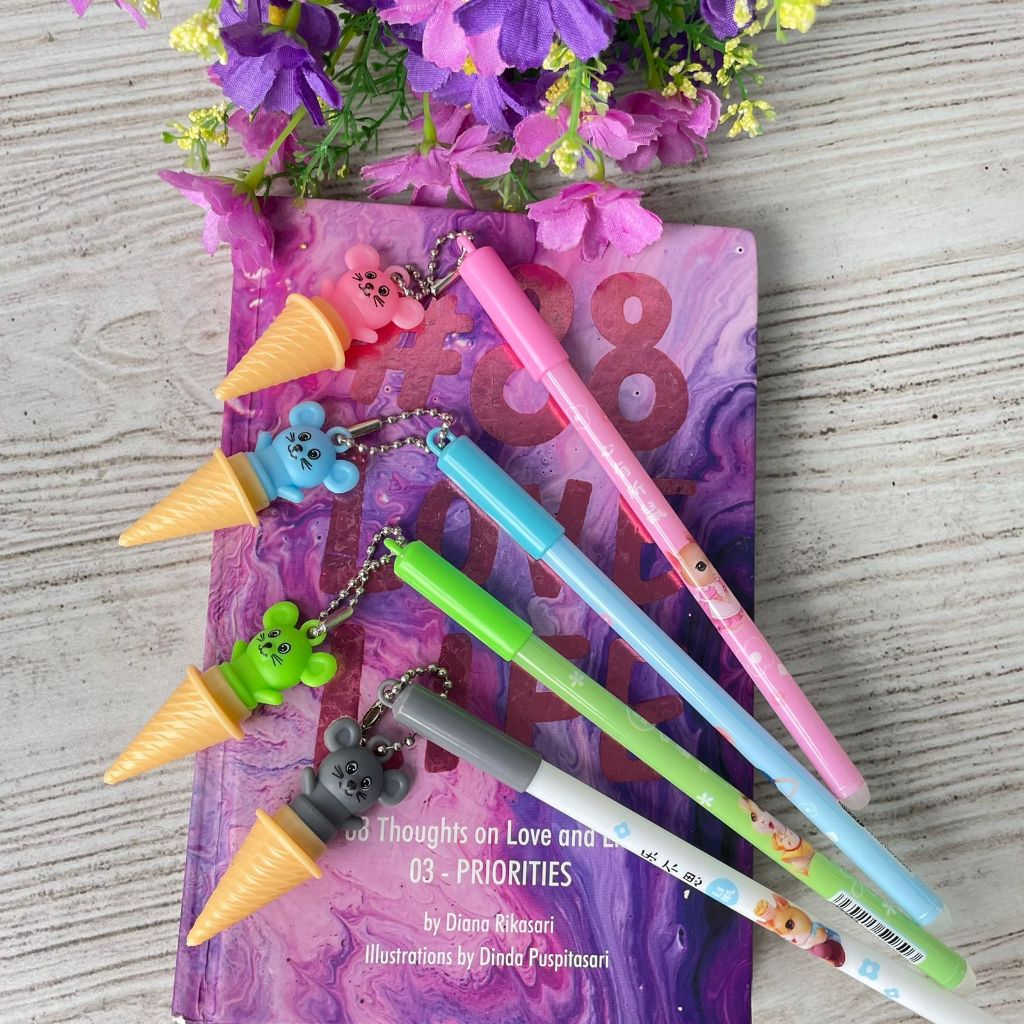 

Pen Gantungan Bentuk Tikus Ice Cream Ready 4 Warna Tinta Hitam Pulpen gantungan Es Krim Tikus Alat Tulis Sekolah Anak Kekinian Best Seller Favorit Harga Termurah bisa COD