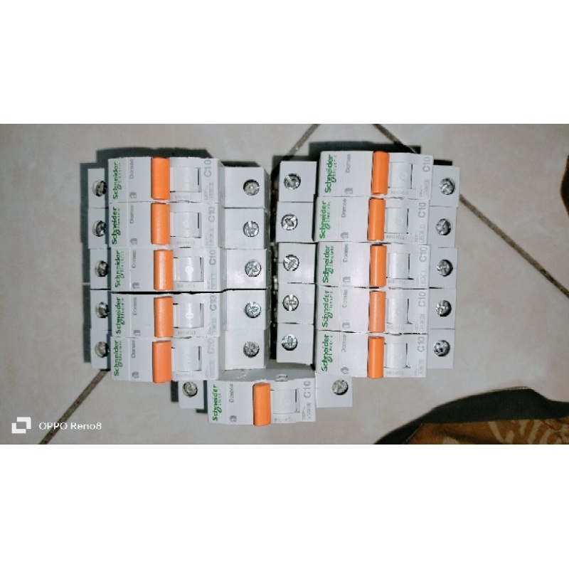 MCB SCHNEIDER DOMAE C10