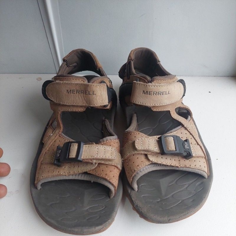 sandal gunung second merk merrell size 38