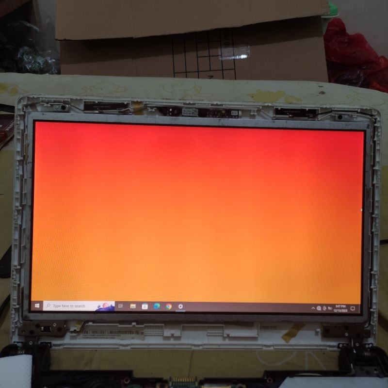 LED LCD 14 Inch 40 Pin Tebal Bekas