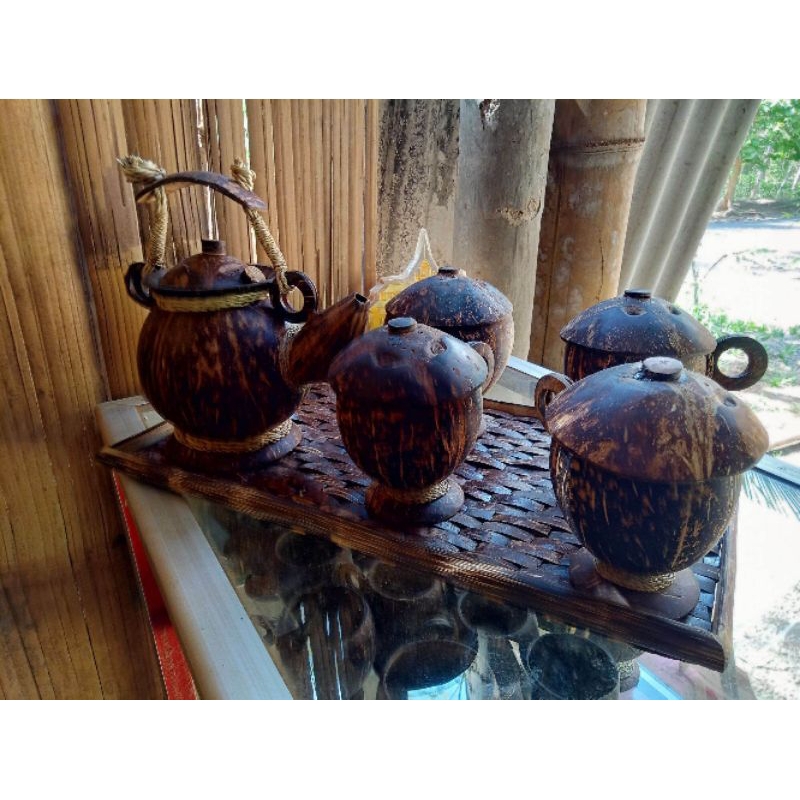 gelas/cangkir kopi batok kelapa unik jadul natural alami menggunakan tutup dari tempurung kelapa di 