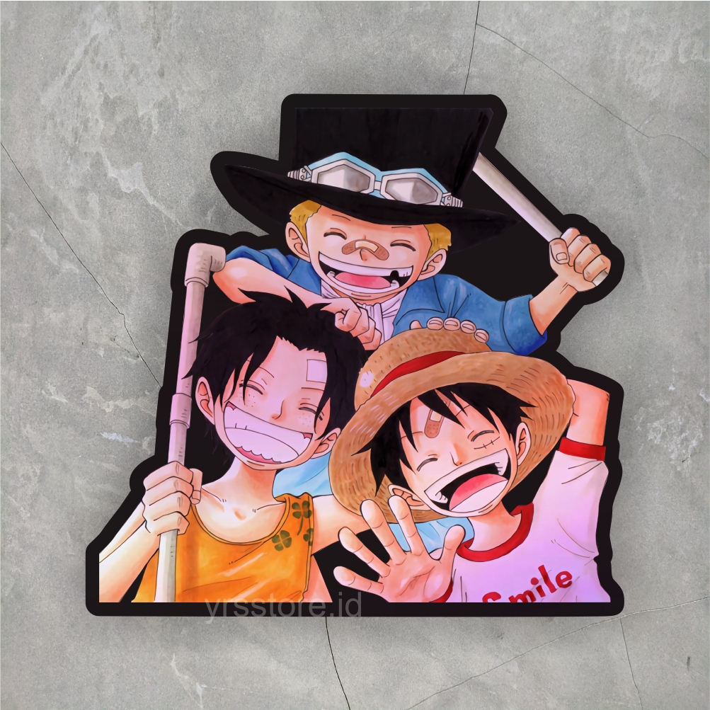Sticker One Piece Hologram Luffy, ace, Sabo Ukuran +- 7 cm sticker case hp dll