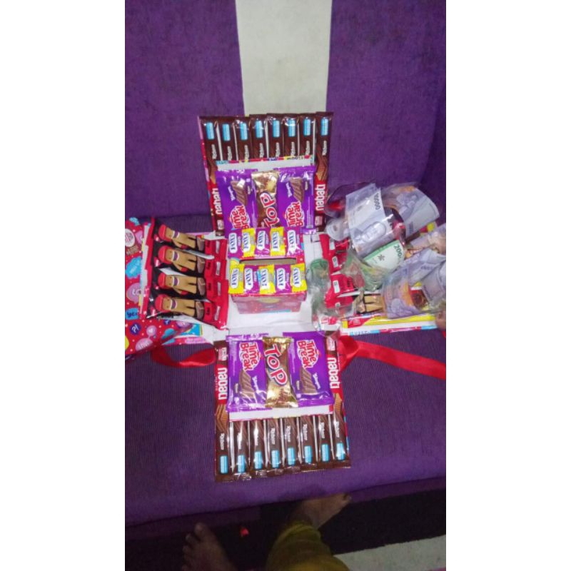 

snack box uang dudut beserta isi dan uang 2000 an 10 lmbar bisa juga kosongan