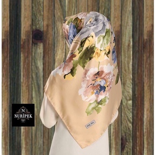 Nur Ipek - Jilbab Segiempat Silk Motif Bunga – Jilbab Turki Elegan Ukuran 110x110 cm