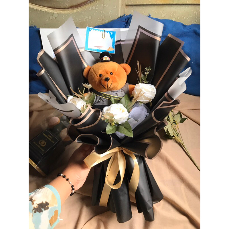 Bucket boneka polisi mix bunga buket wisuda murah