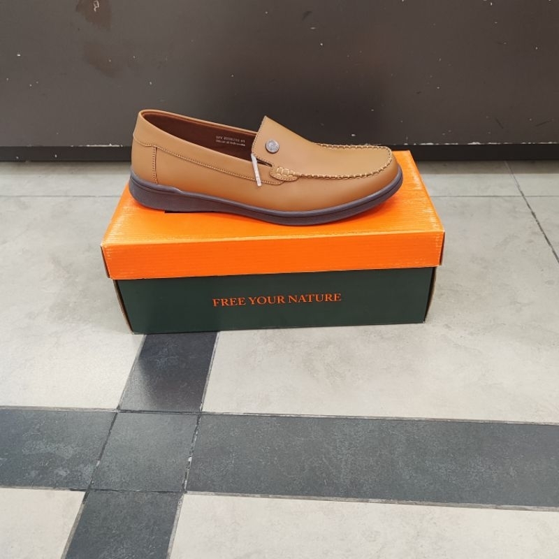 Sepatu Casual Watchout