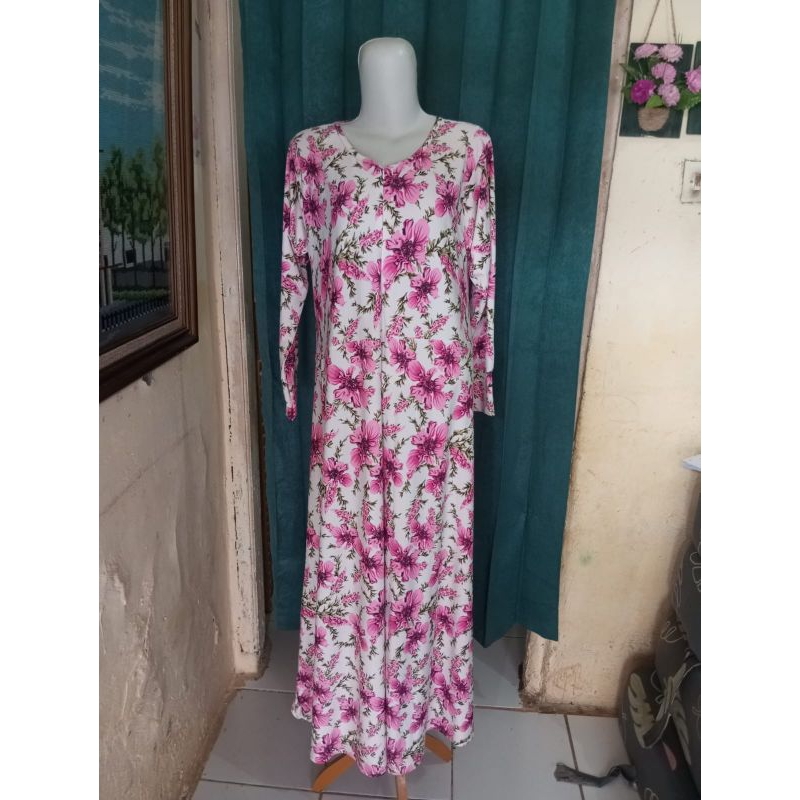 Gamis warna putih pink motif bunga-bunga