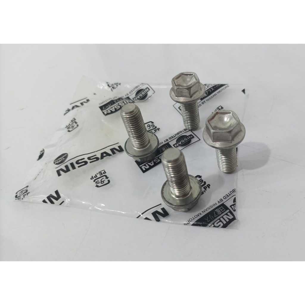 Baut Jok Mobil Nissan Terrano