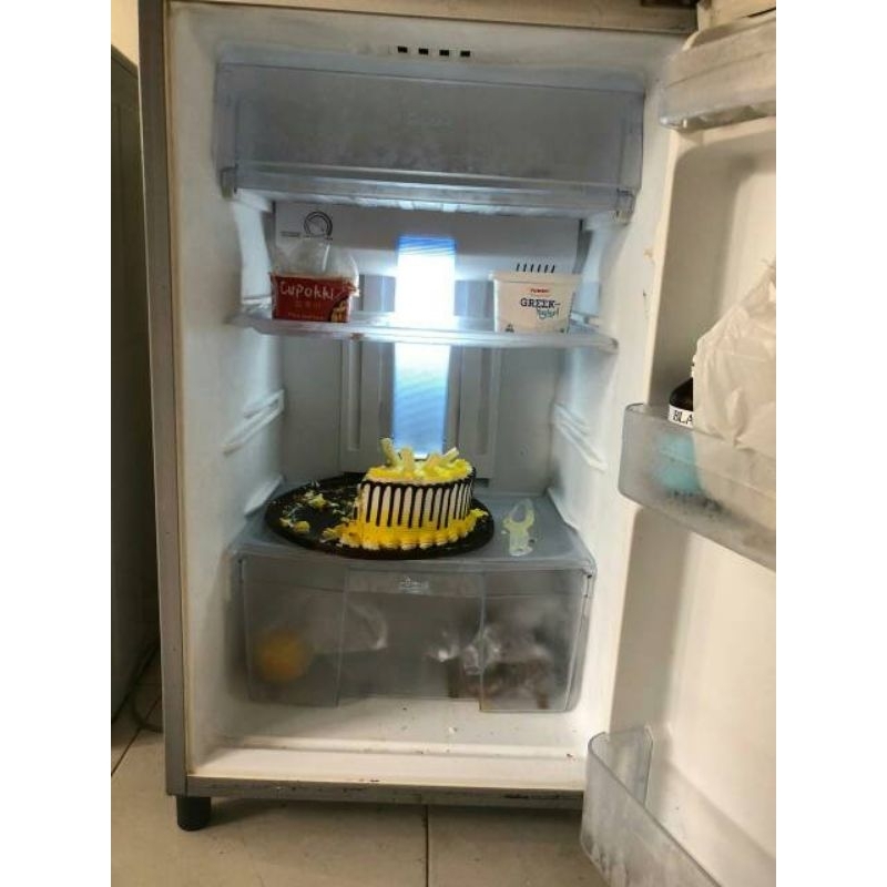 Rak kulkas lemari es toshiba glacio 2 pintu custom