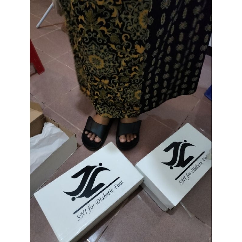 sandal diabetes SNI / Sandal diabetes / sandal khusus diabetes