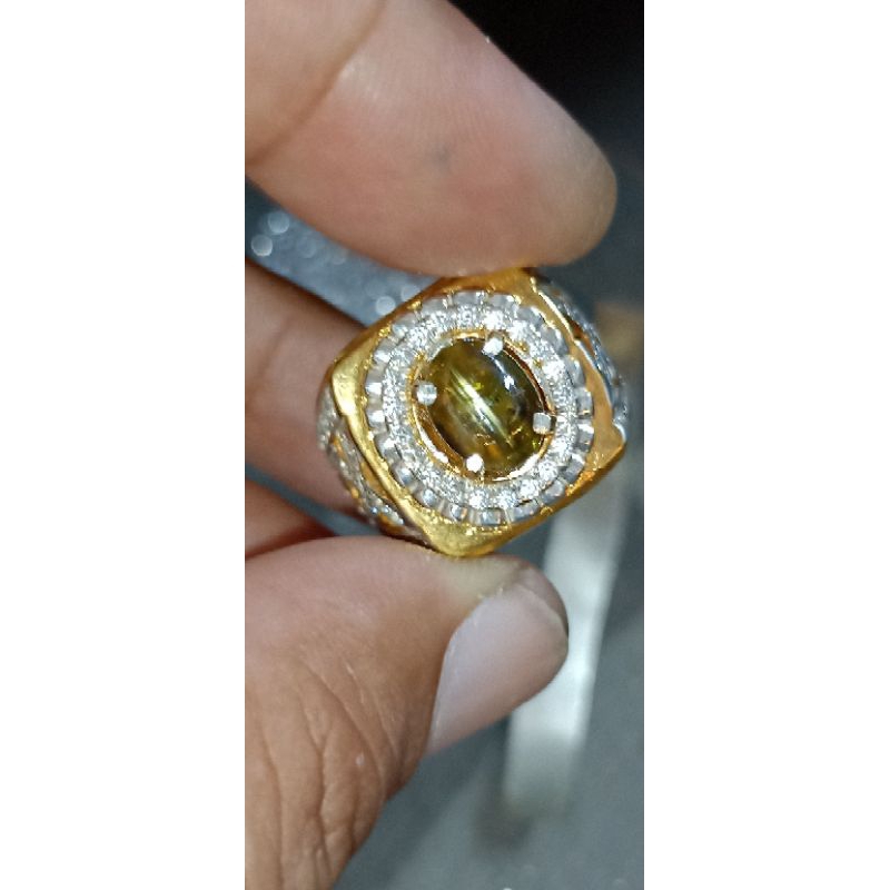 Golden sapphire star