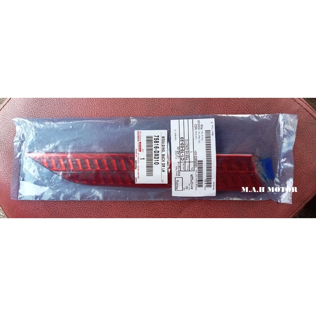 Reflektor Bagasi Inova 2013-2015 Kiri Original