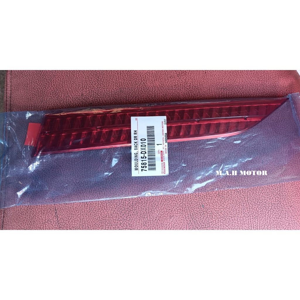 Reflektor Bagasi Inova 2013-2015 Original RH / Kanan