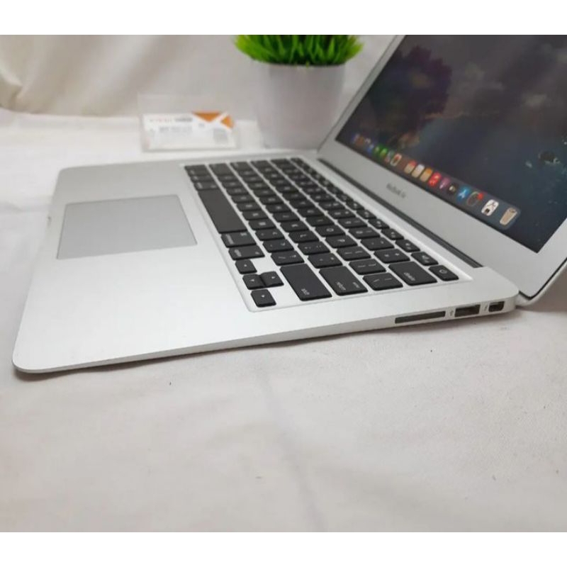 SECOND LIKE NEW LAPTOP MACBOOK AIR 2017 KONDISI 98%