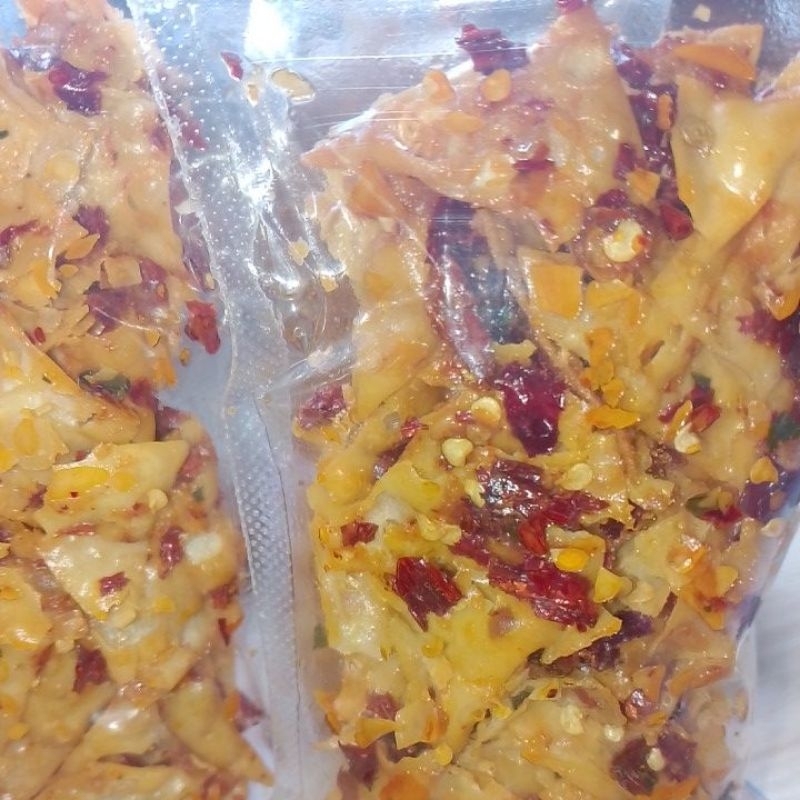 

keripik pangsit pedas 70gram