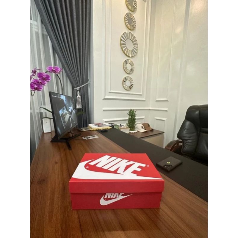 BOX Sepatu Nike