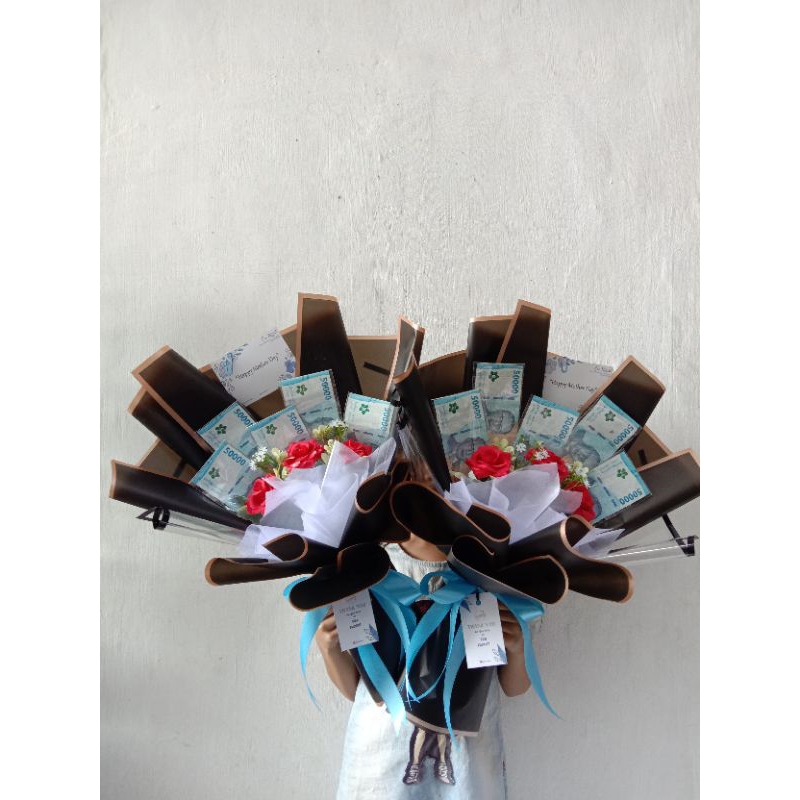 MONEY BOUQUET 50K (5 lembar) + 3 mawar artificial