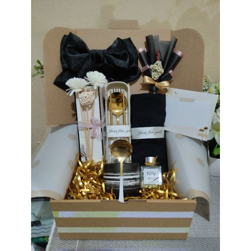 

Hampers Ibu Guru Hadiah Guru Congratulation&Success Gift