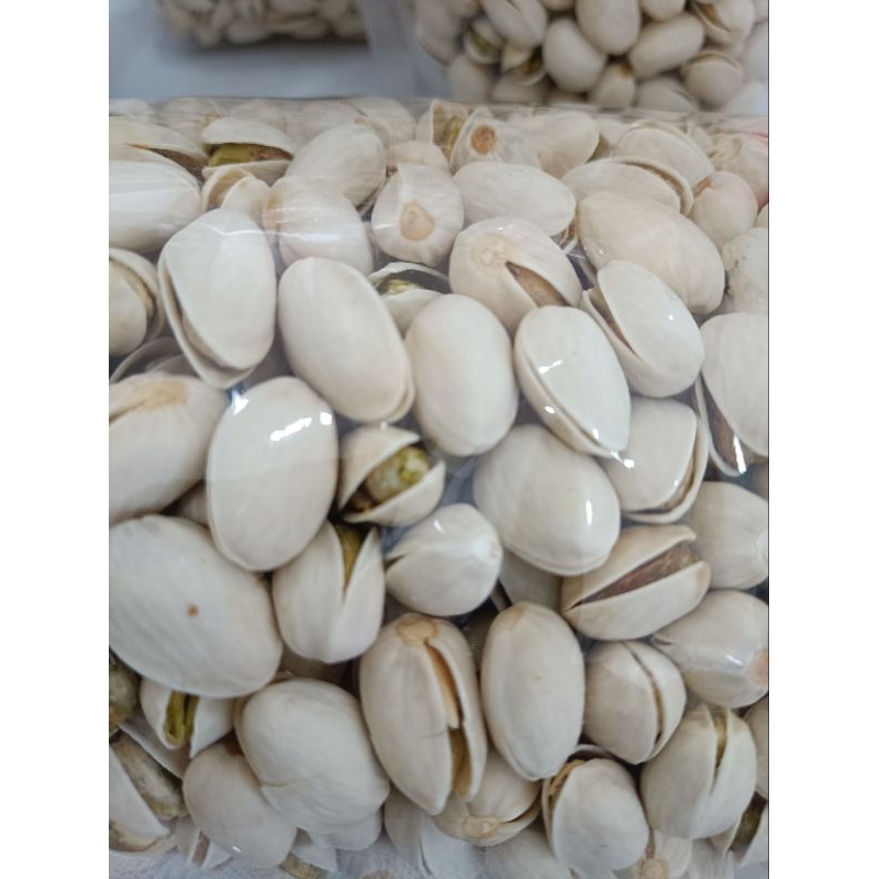 

kacang pistachio asli original kemasan pouch 1kg