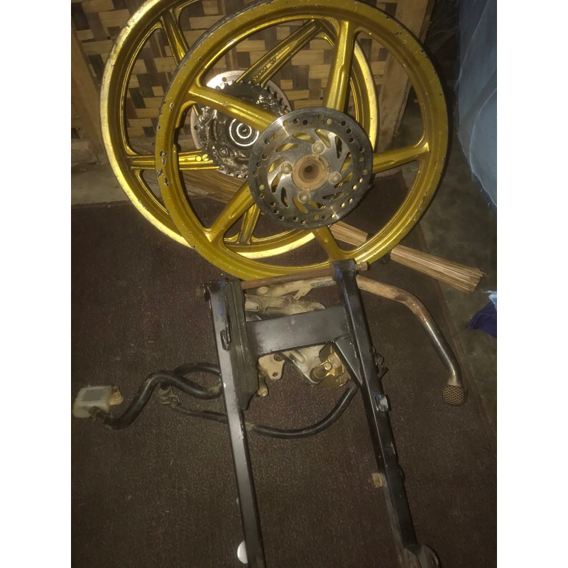 velg depan blakang double disk ori (velg saja)