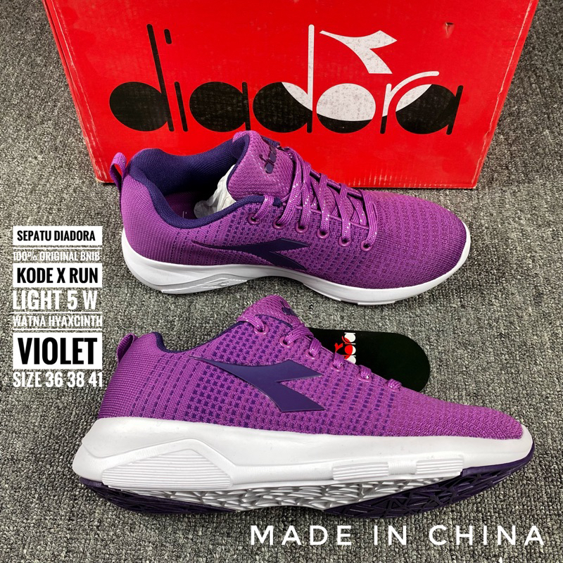 SEPATU DIADORA KODE X RUN LIGHT 5 W