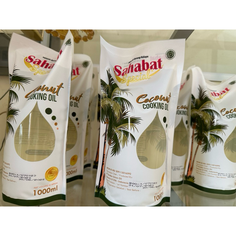 

minyak goreng kelapa Sahabat pouch 1 liter coconut cooking oil