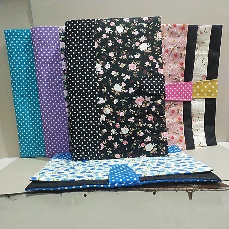 

Dck Sampul / Cover AL-Qur'an Motif Bunga kombinasi Polkadot Ukuran B5