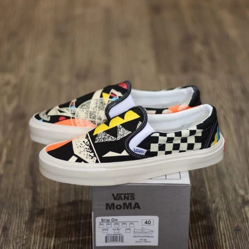 Vans Slip on Moma Cream corak Sneakers Pria Wanita terlaris vans hitam cream