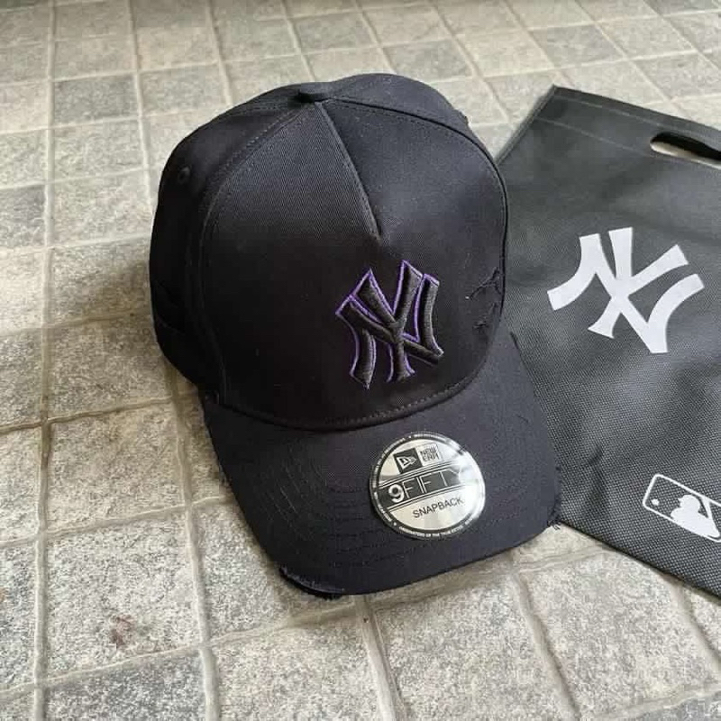 MLB Cap Ripped Black