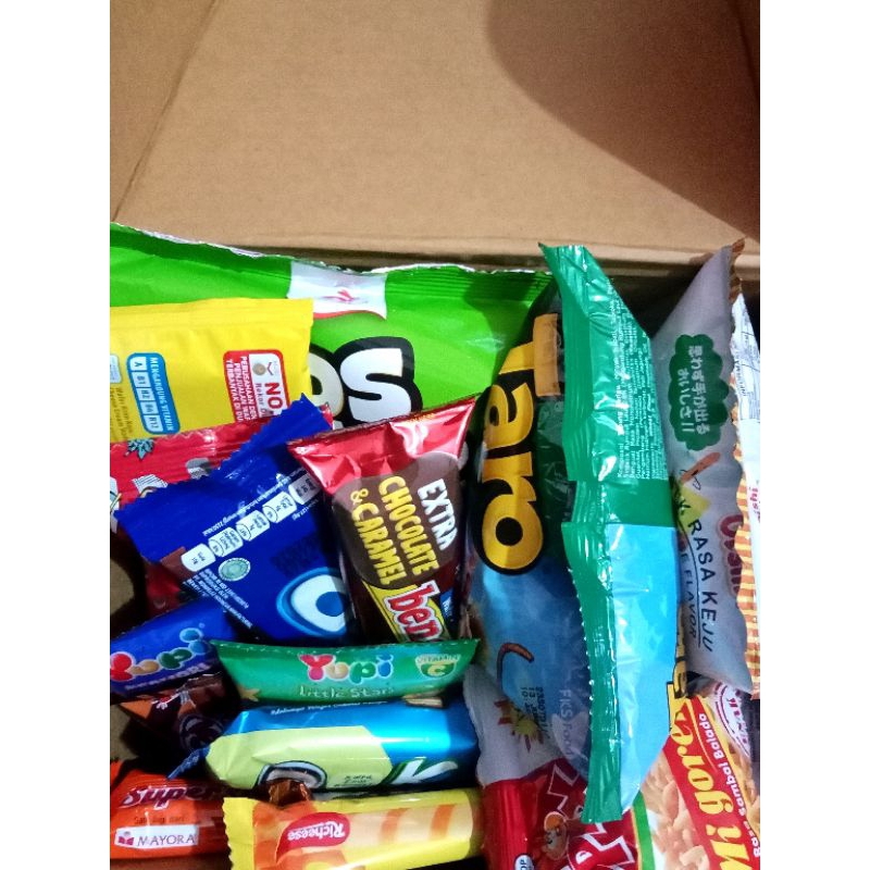 

Snack Box Kardus : Isi Snack Random / Isi Snack Rasa Coklat *FREE HADIAH*