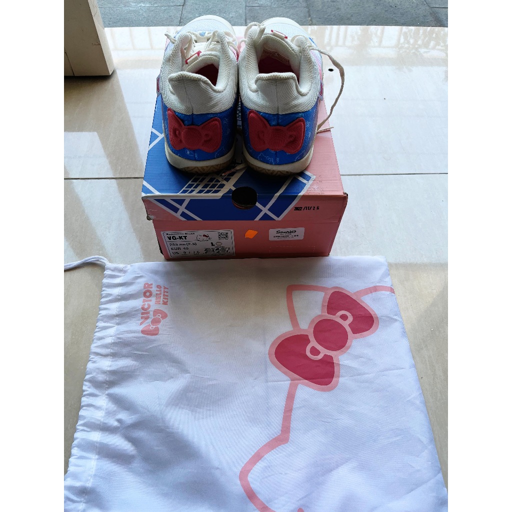 Sepatu Badminton Victor Hello Kitty Original Sanrio Bekas